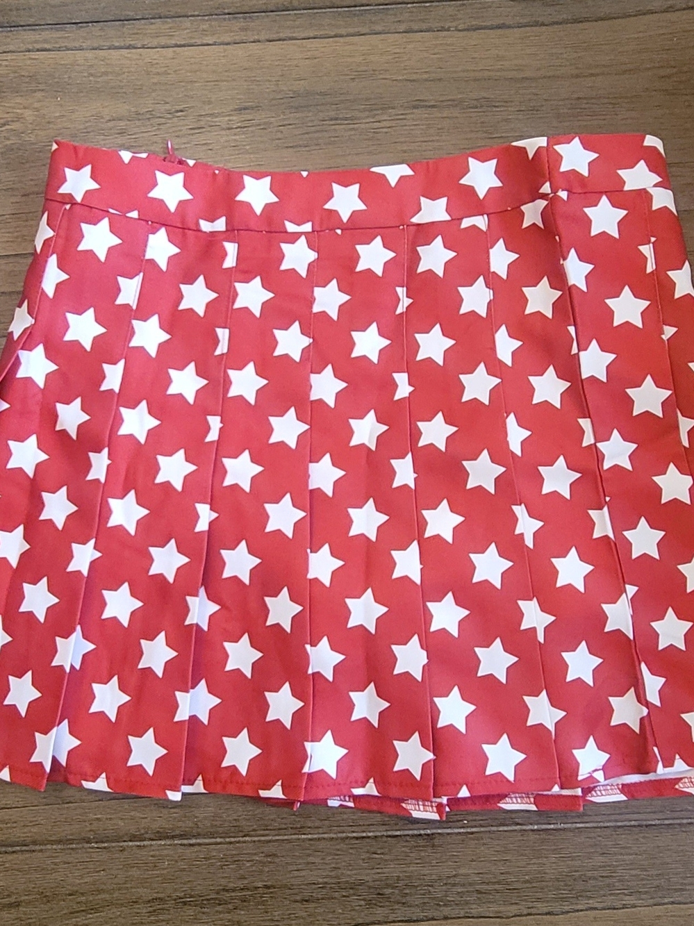Red Star-Print Pleated Mini Skirt - Women's